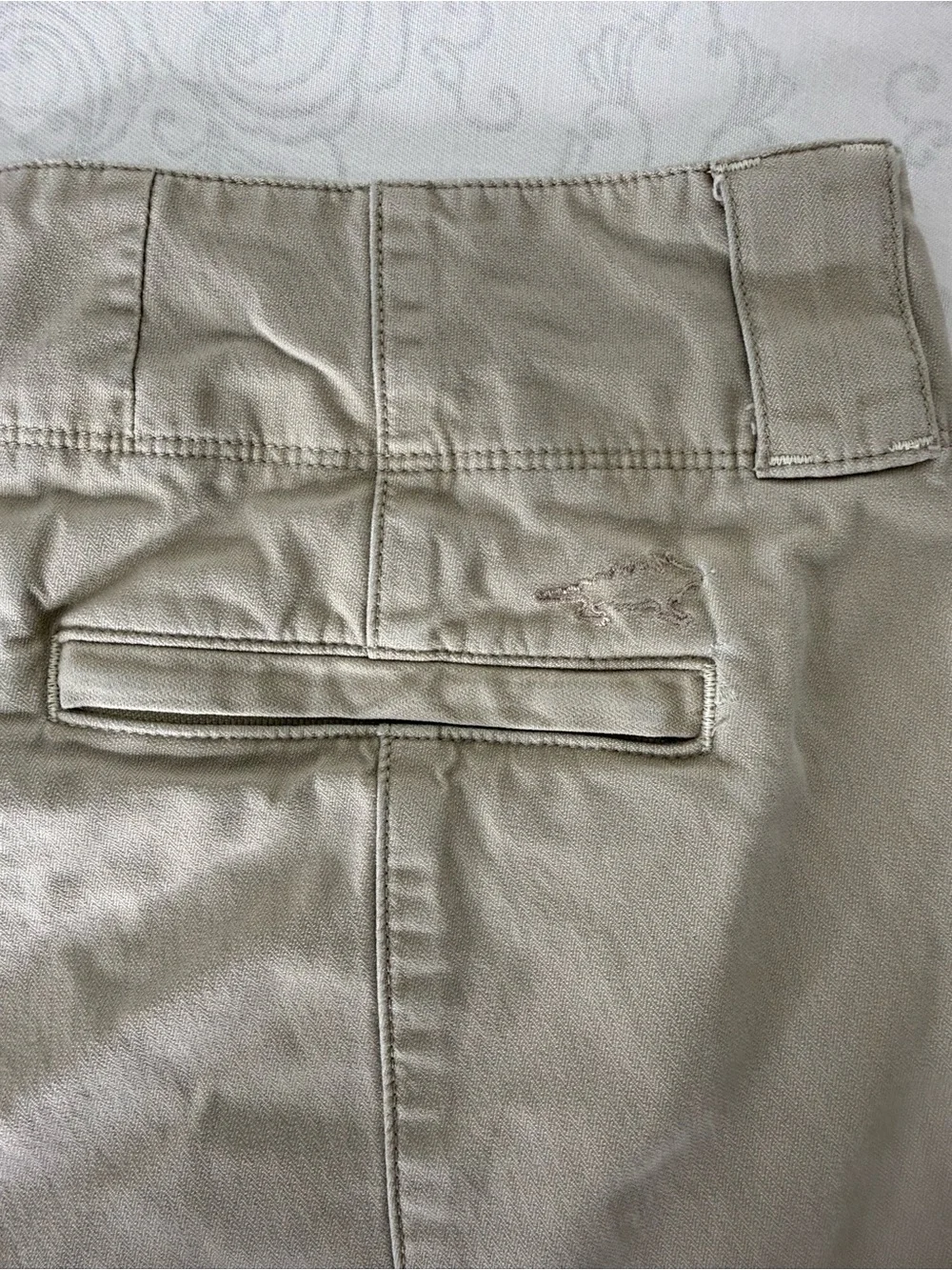 HORNY TOAD ORGANIC COTTON BLEND CARGO SHORTS (MISSING ONE BUTTON) SIZE 4